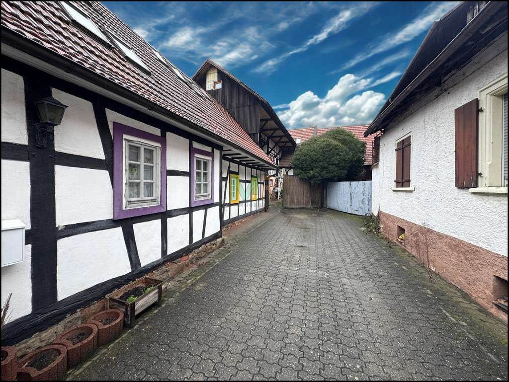 Immobilie in Hatzenbühl - Mehrfamilienhaus - Renditeobjekt mit Potenzial in Hatzenbühl - Bild 1