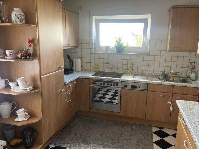 Immobilie in Kürnbach - Gemütliche Drei-Zimmer-Wohnung mit Balkon, Garage und Stellplatz in ruhiger Lage - Bild 1