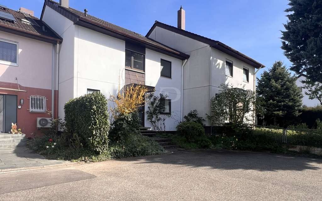 Immobilie in Sinzheim - Reihenmittelhaus in ruhiger, gesuchter Wohnlage von Sinzheim mit Potential sucht neue Eigentümer - Bild 1