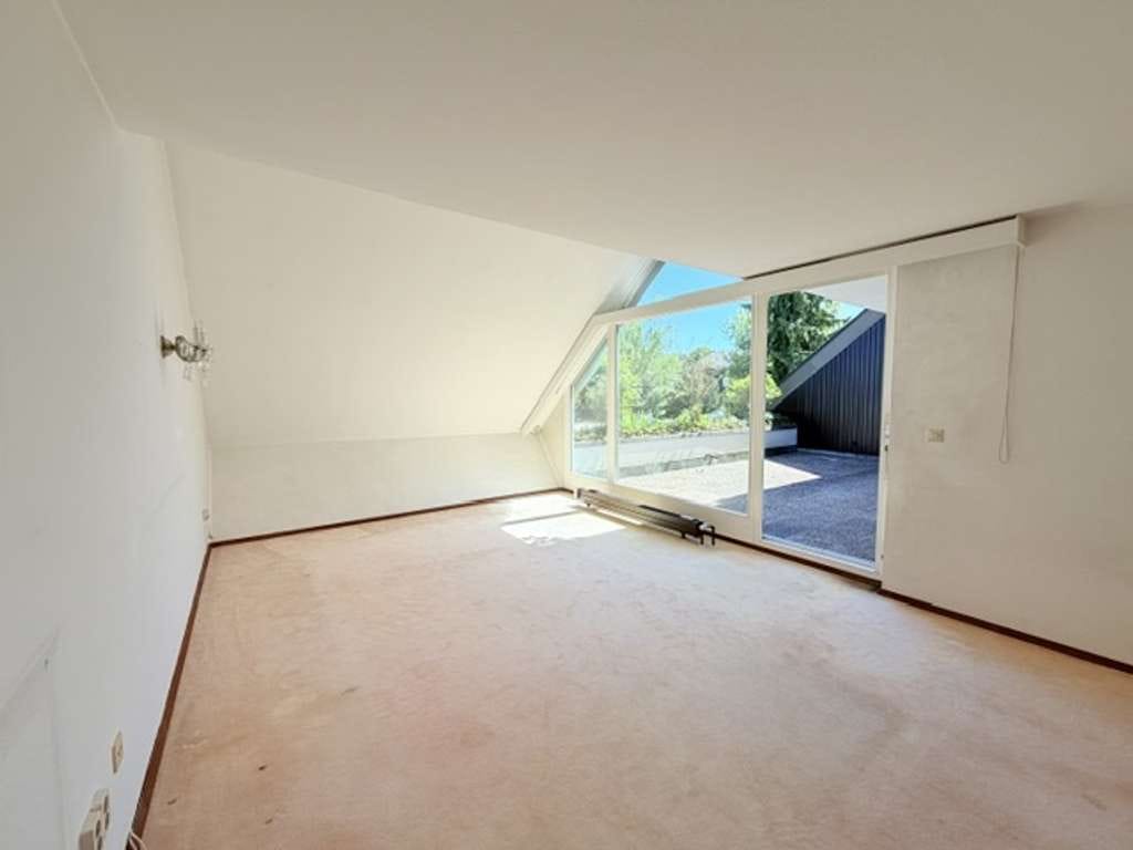 Immobilie in Flein - Schön geschnittene, großzügige 3-Zi-Wohnung (renovierungsbedürftig) in herrlicher Feldrandlage - Bild 4
