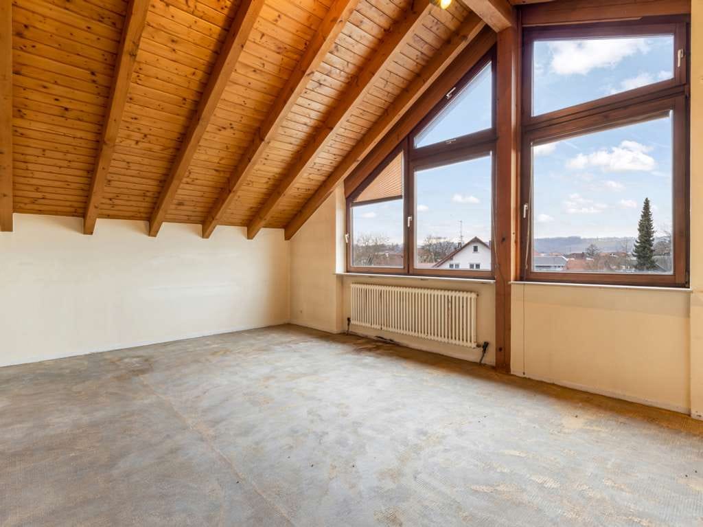 Immobilie in Wolpertswende - 3,5 Zimmer - Dachgeschosswohnung mit Potenzial in Mochenwangen - Bild 3
