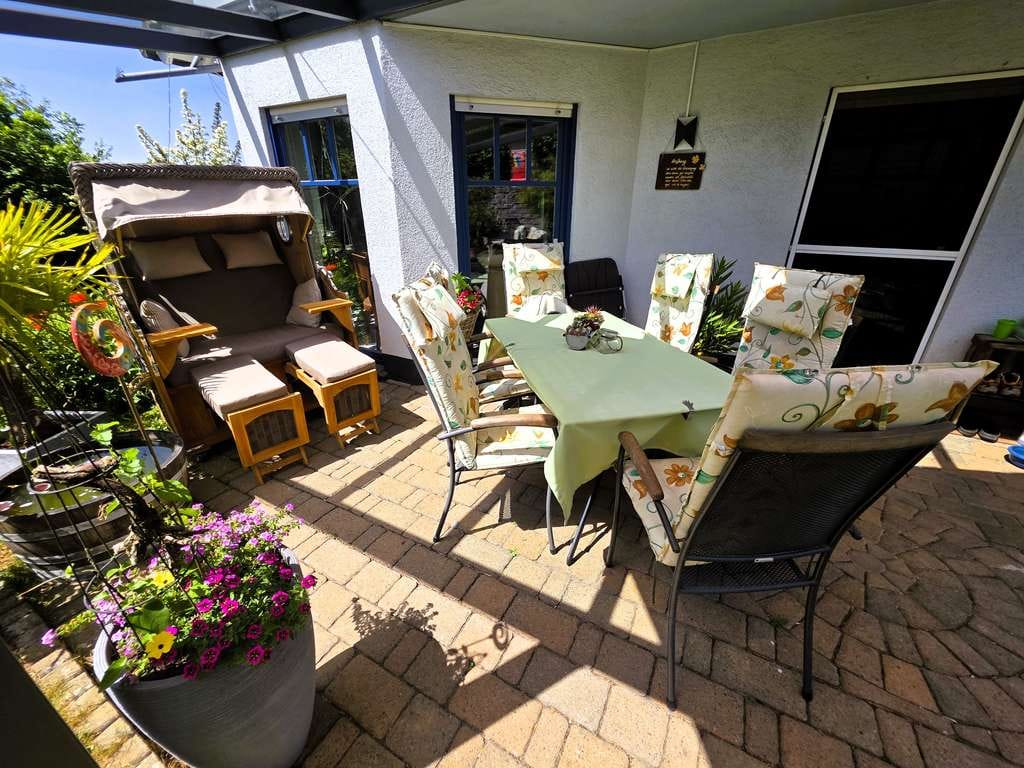 Immobilie in Simmern/Hunsrück - Modernes WOHNHAUS mit GARTENPARADIES in fussläufiger SEENÄHE in Simmern zu verkaufen! - Bild 2