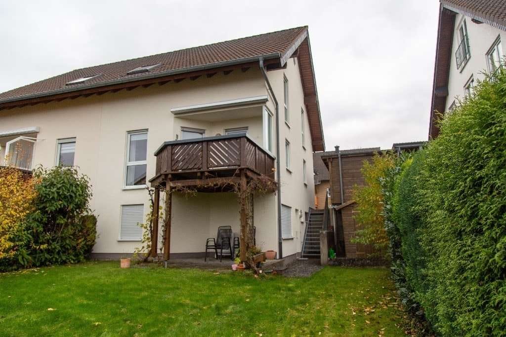 Immobilie in Kastellaun - Doppelhaushälfte in der Burgstadt - einziehen und wohlfülen - Bild 1