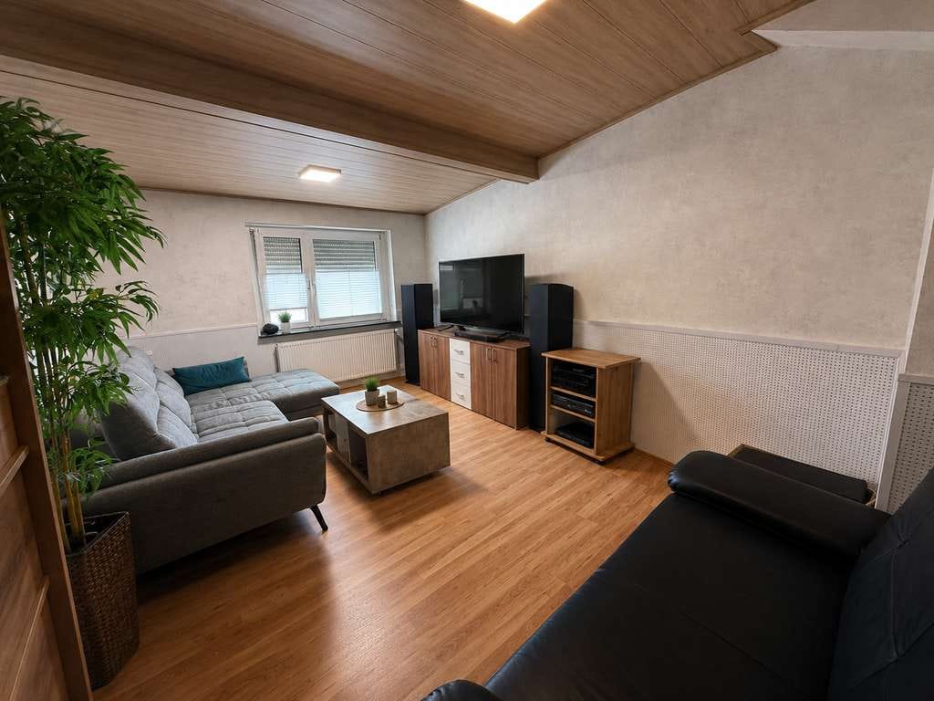 Immobilie in Wattenheim - Einfamilienhaus mit hochwertig modernisiertem Wohnbereich auf 1.080 m² Grundstück Garten/Pool - Bild 0
