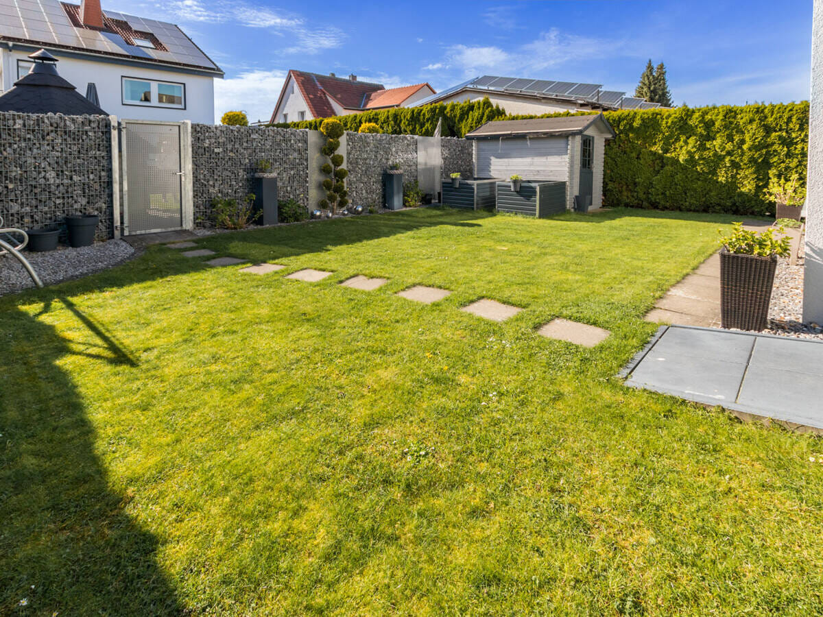 Immobilie in Büren - SCHÖNES UND GEPFLEGTES VERMIETETES DREIFAMILIENHAUS, UNTERKELLERT MIT GARTEN UND BALKON - Bild 3