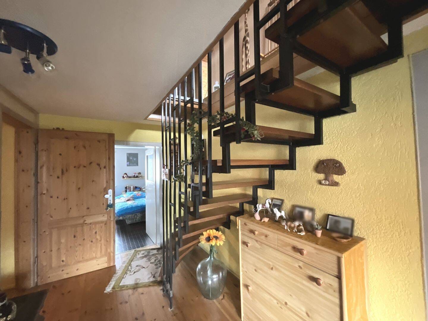 Immobilie in Homberg - Bauernhaus bei Homberg/Efze: 260 m² Wohnfläche, Scheune und Stallungen warten auf Sie! - Bild 0