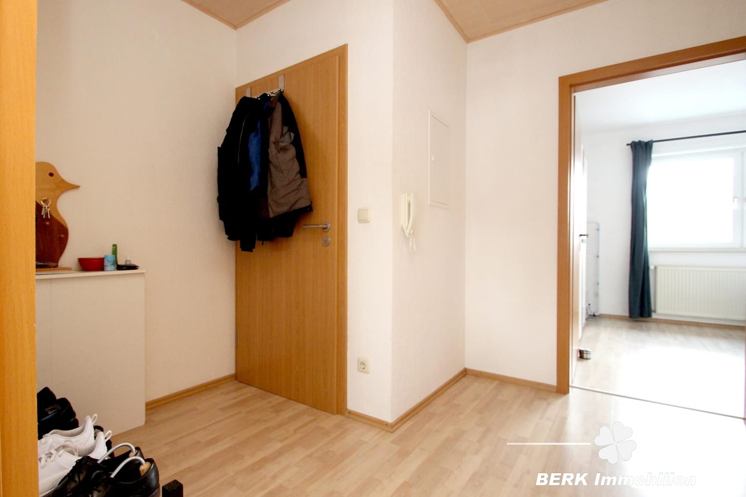 Immobilie in Stockstadt am Main - BERK Immobilien - Attraktive 2-Zimmer-ETW in begehrter Lage inkl. EBK und PKW-Stellplatz - Bild 2