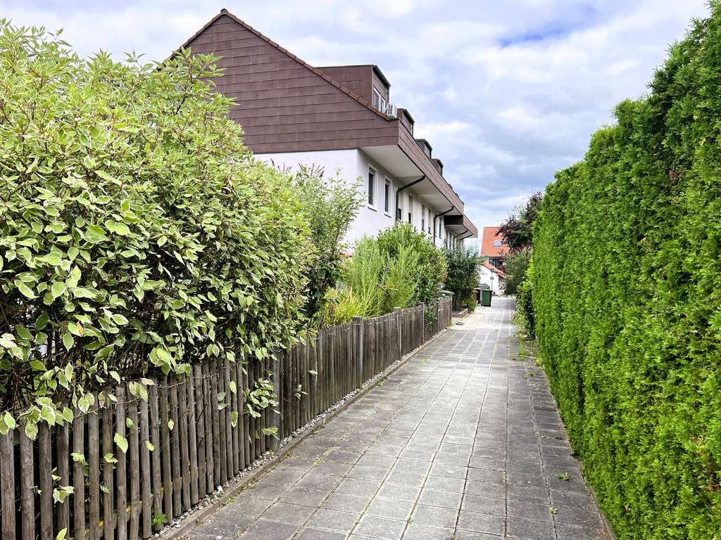 Immobilie in Langenzenn - Langenzenn: RMH mit Wintergarten und Galerie in ruhiger Lage - Bild 0