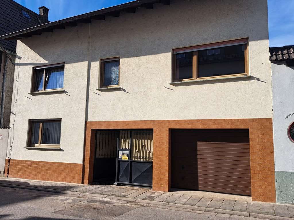 Immobilie in Flörsheim - Flörsheim-OT, EFH + Nebengeb.  - Bild 0