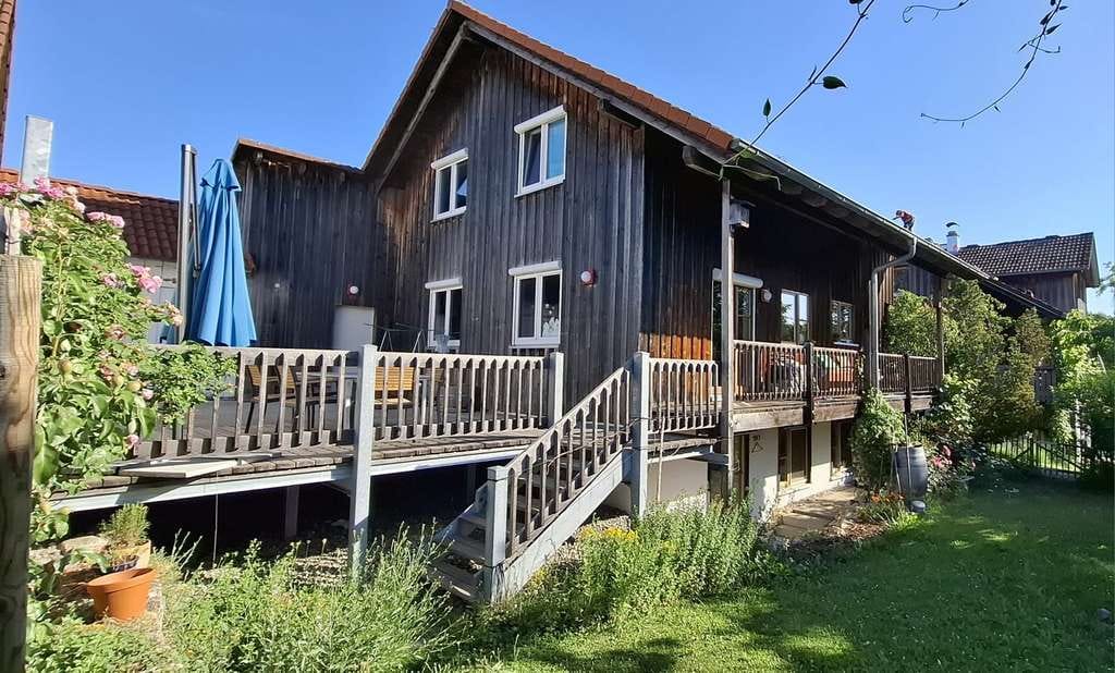 Immobilie in Wilhelmsdorf - Großzügiges Einfamilienhaus in ruhiger Ortsrandlage mit unverbautem Blick - Bild 0
