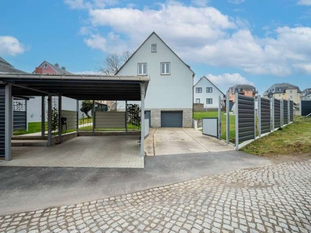 Immobilie in Niederwürschnitz - Modernisiertes EFH mit Pool, PV-Zaun & Wallboxen in Niederwürschnitz - Bild 3