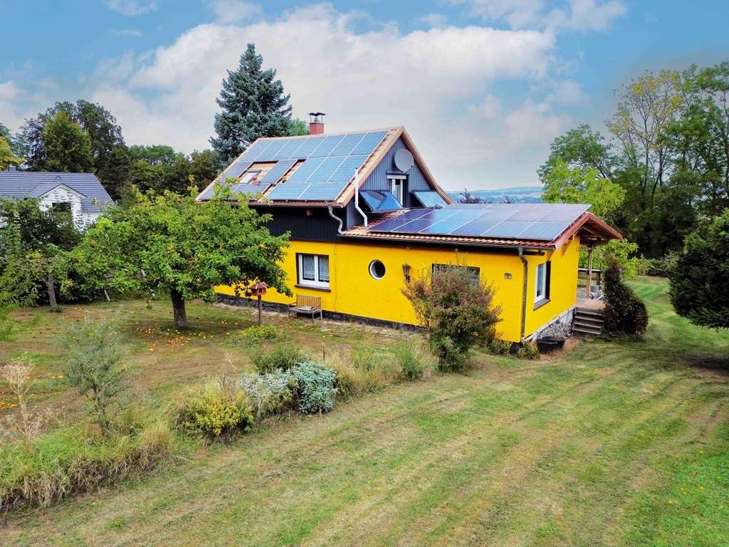 Immobilie in Waltershausen - Freistehendes Einfamilienhaus im Bungalowstil - Wohnen am Waldrand mit Fernblick - Bild 1