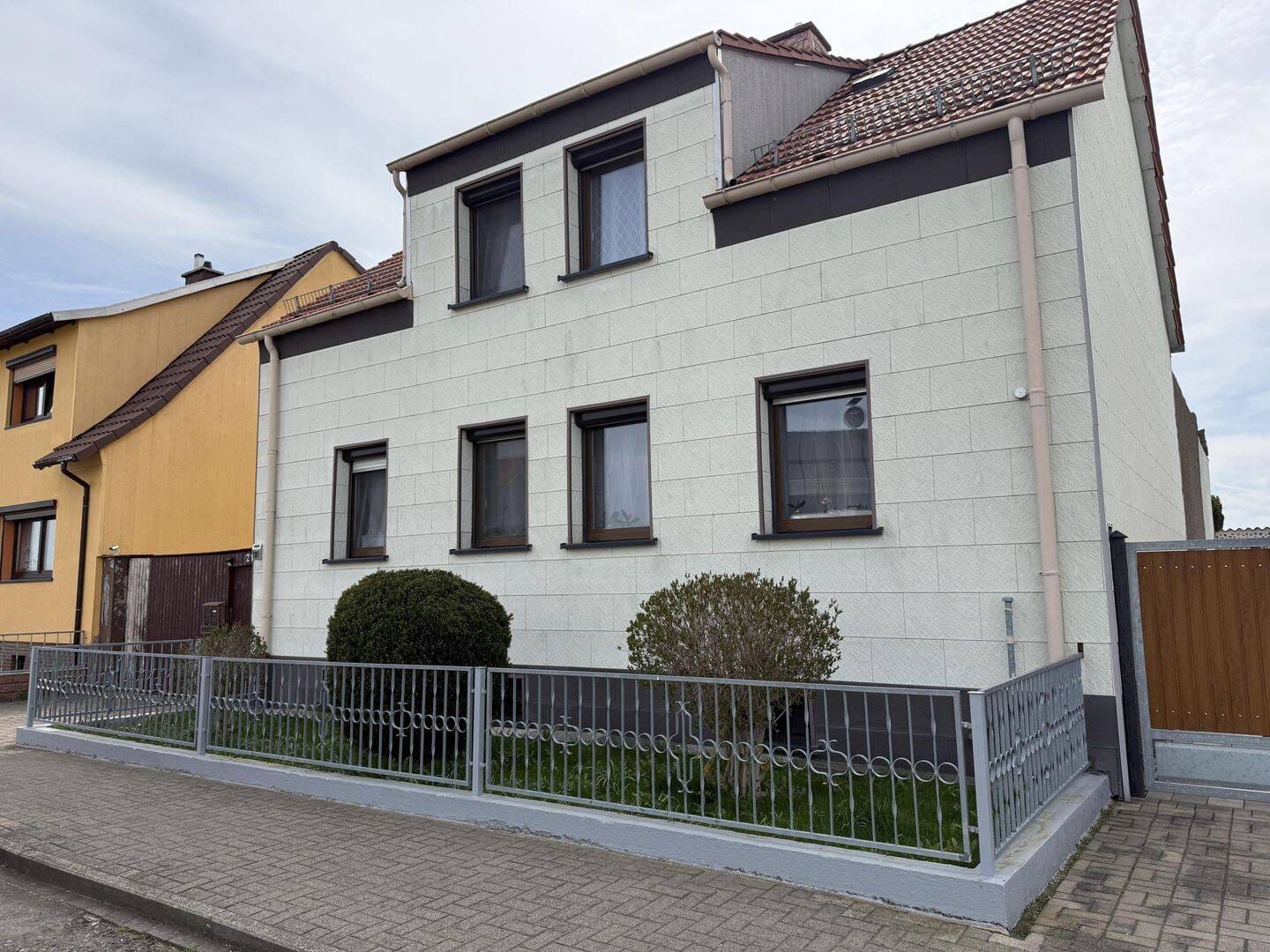 Immobilie in Georgenthal - Familien aufgepasst - Einfamilienhaus in ruhiger Lage und tollem Garten - - Bild 1