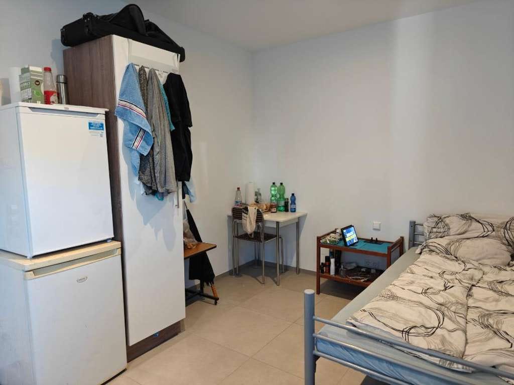Immobilie in Urbach - Optimale Aufteilung: Monteur-Objekt mit separatem Zugang und hohem Standard - Bild 3