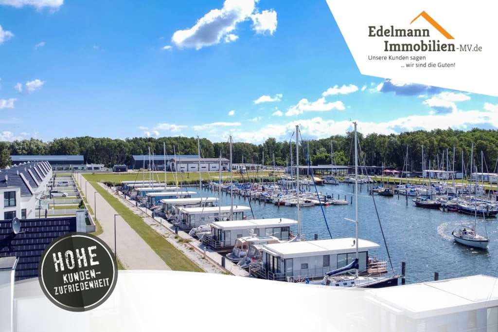 Immobilie in Peenemünde - Hausboot im Yachthafen von Peenemünde!  Ca. 44m² möblierte Fläche, 2 Schlafzimmer, Kamin & Terrasse! - Bild 0
