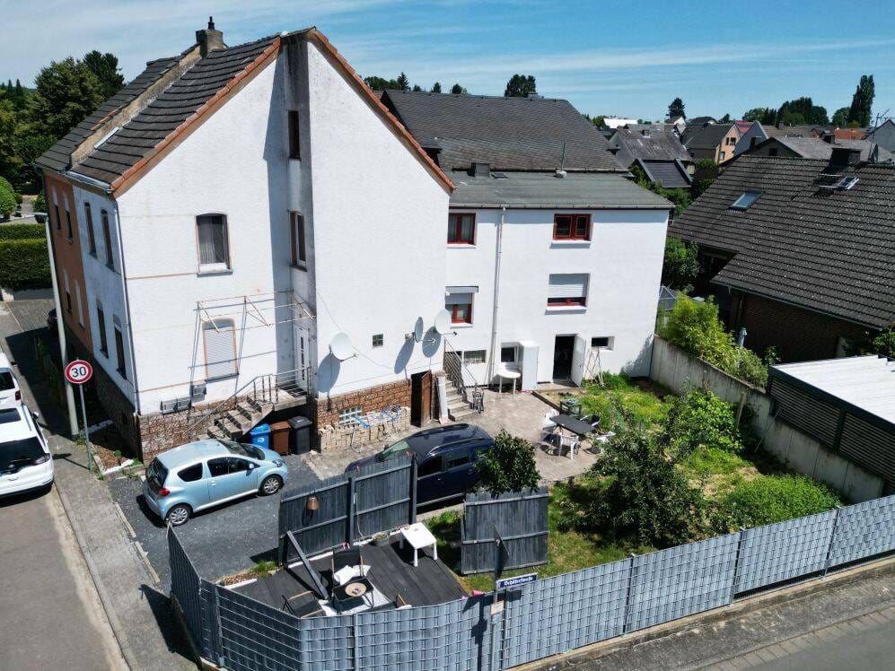 Immobilie in Hadamar - Zuhause für 2 Familien in Oberweyer - Bild 0