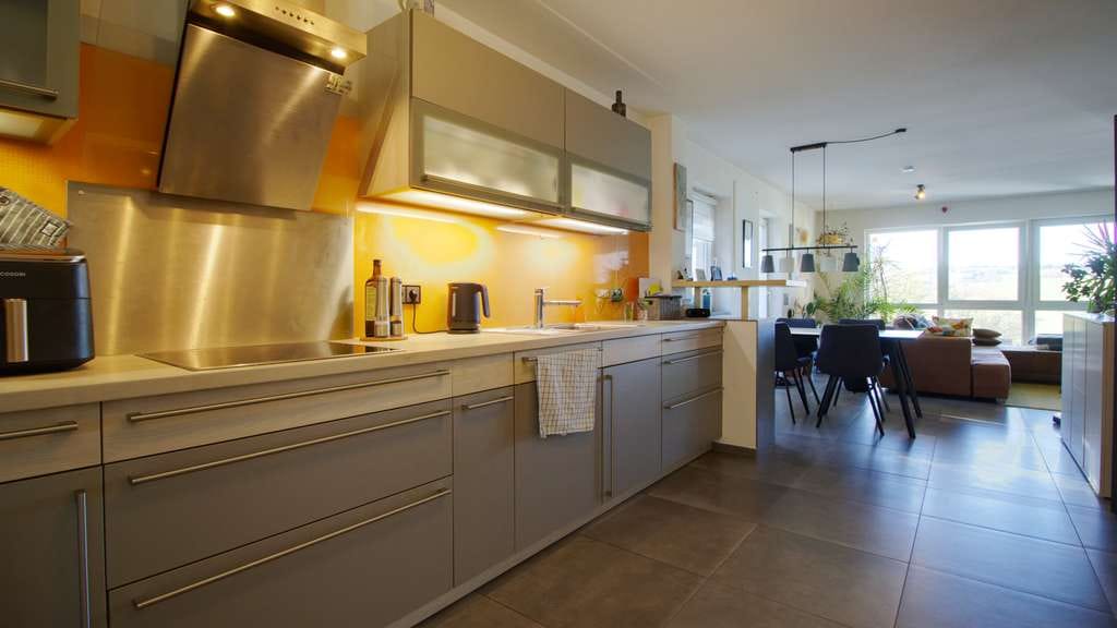 Immobilie in Wenzenbach - Moderne Souterrain-Wohnung mit Panoramablick - Bild 3