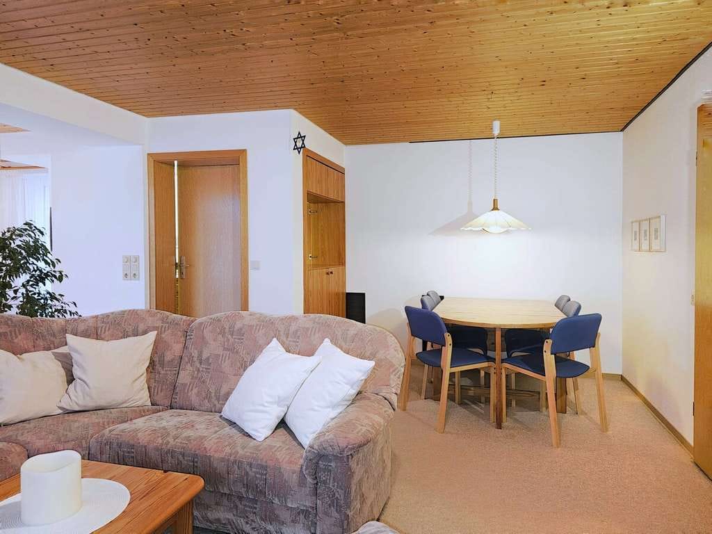 Immobilie in Althütte - 300 m² Wohnfläche: Perfekt für Familie, Arbeiten und Freizeit – mit Garten & Garage - Bild 4