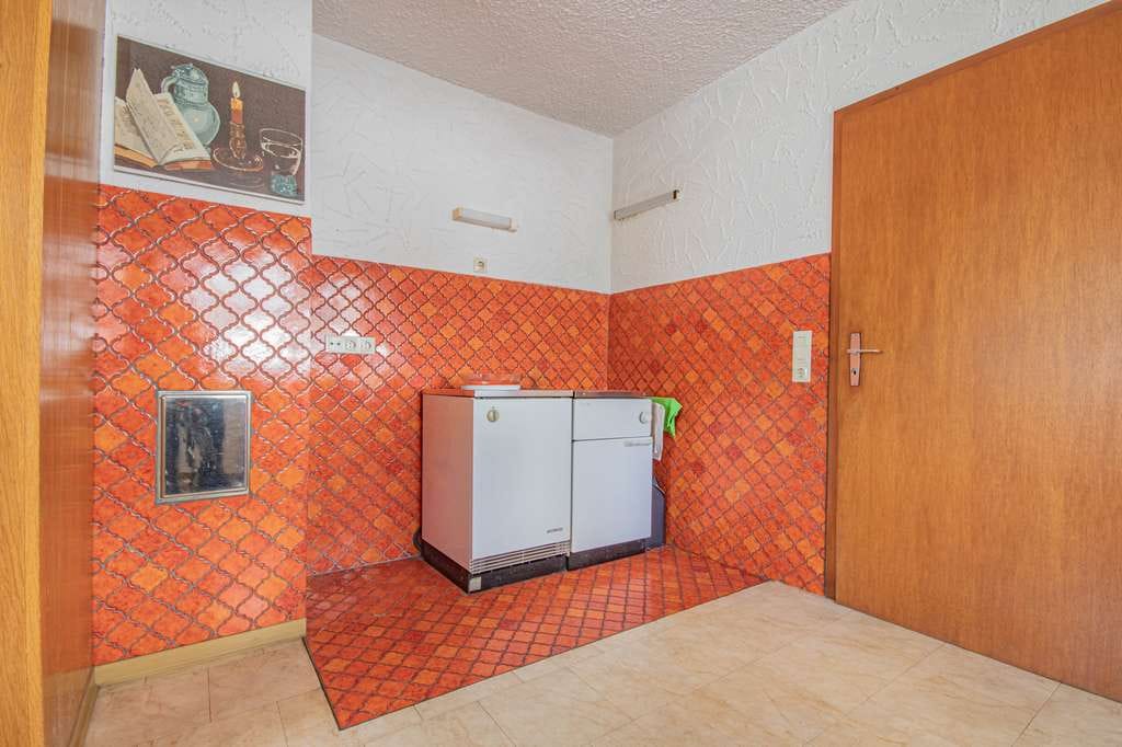 Immobilie in Ühlingen-Birkendorf - Kapitalanlage mit Entwicklungspotenzial-
Mehrfamilienhaus mit drei Wohneinheiten 
in Ühlingen - Bild 3