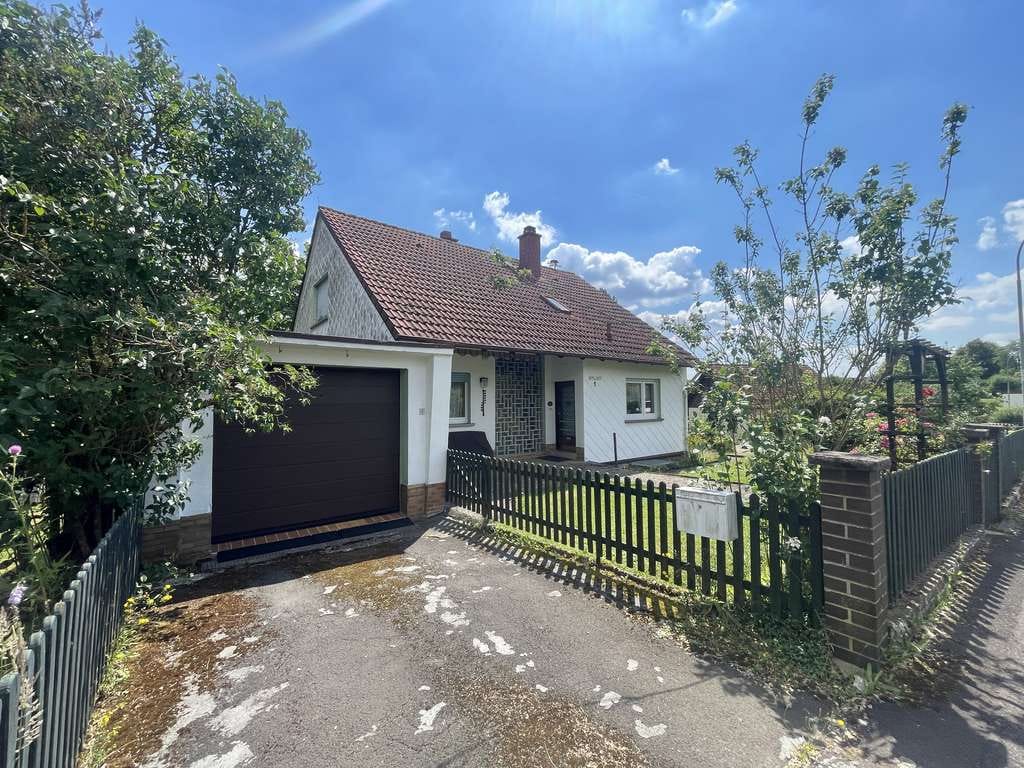 Immobilie in Freiensteinau - Wunderbares Einfamilienhaus mit tollem Grundstück in bester Wohnlage von Nieder-Moos! - Bild 1
