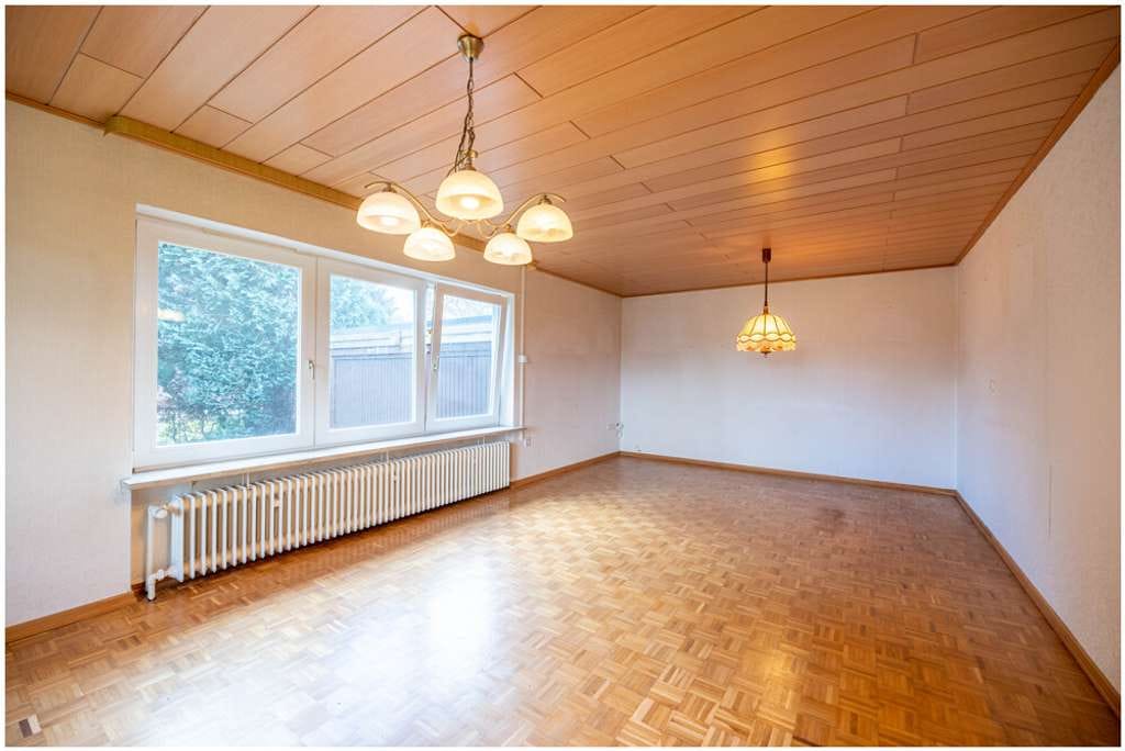 Immobilie in Brande-Hörnerkirchen - Klassisches Einfamilienhaus und ein Grundstück, das den Wohnwert spürbar erweitert - Bild 4