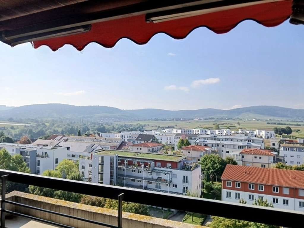 Immobilie in Weinstadt - Fernsicht pur! 4,5 Zi.-Wohnung mit Aufzug und Garage! - Bild 0
