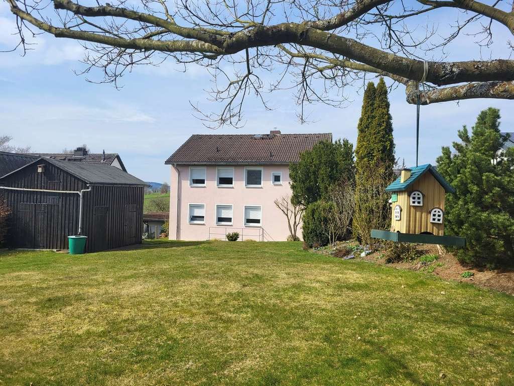 Immobilie in Oberkotzau - Oberkotzau: Gepflegtes 1-2 Familienhaus in ruhiger Lage - Bild 1
