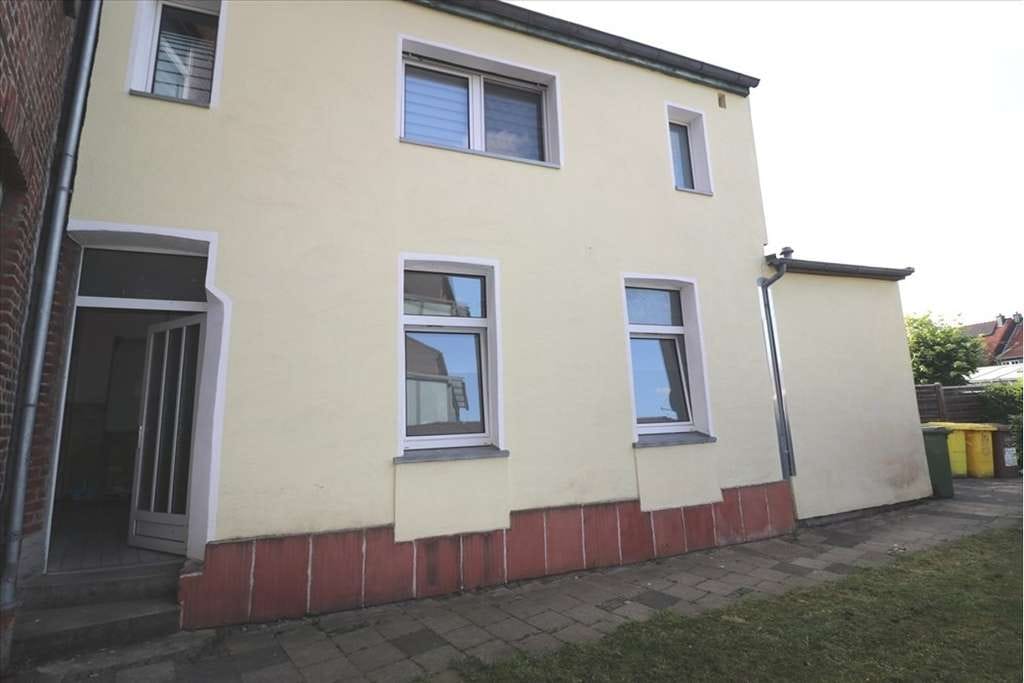 Immobilie in Tönisvorst - * CHARAKTERVOLLES STADTHAUS MIT GARTEN! MFH, 4WE, 2 Garagen zentral in St. Tönis * - Bild 3