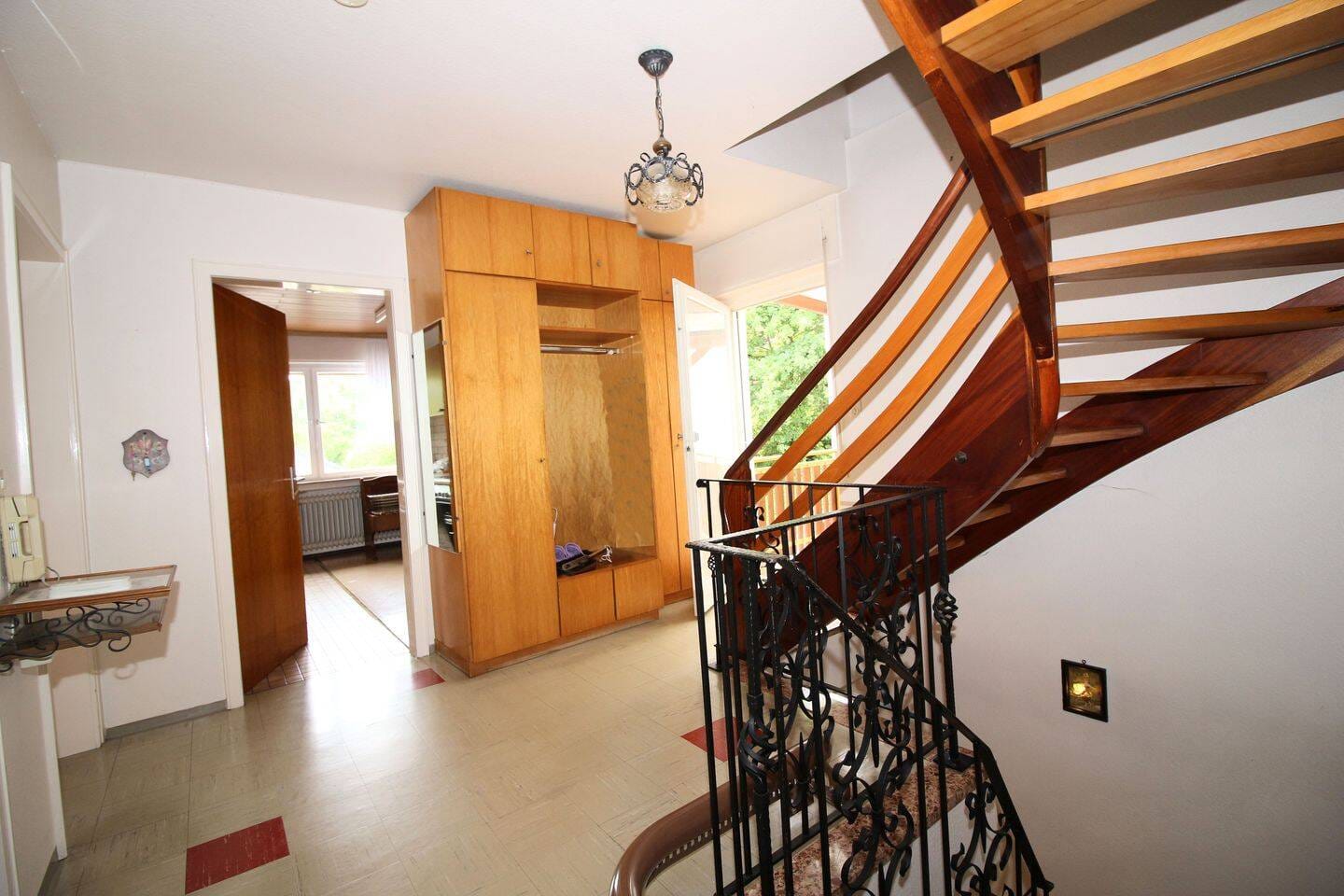 Immobilie in Gaggenau - Naturnahes Einfamilienhaus und separates Grundstück - Bild 2