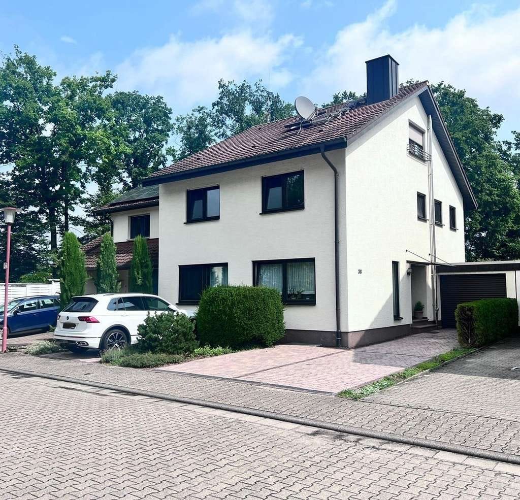 Immobilie in Oftersheim - CHARMANTE DOPPELHAUSHÄLFTE IN BEGEHRTER LAGE DER HARDWALDTSIEDLUNG OFTERSHEIM - Bild 0