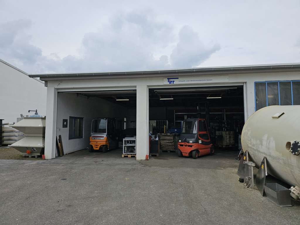 Immobilie in Warburg - Wohnhaus mit großen Hallen für Gewerbenutzung - Bild 4