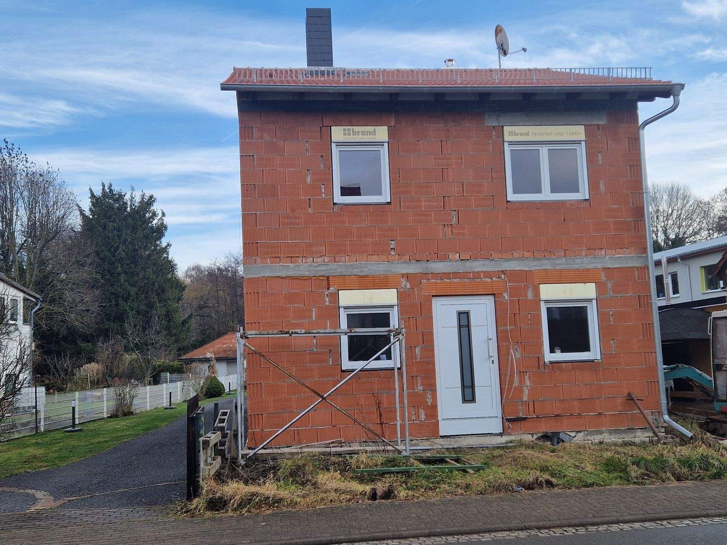 Immobilie in Bad Tabarz - +++ Neu gebautes Einfamilienhaus ++ zur Zeit im fortgeschrittenem Rohbau ++ in Bad Tabarz ++ Freistehend ++ massiv gebaut +++ - Bild 1