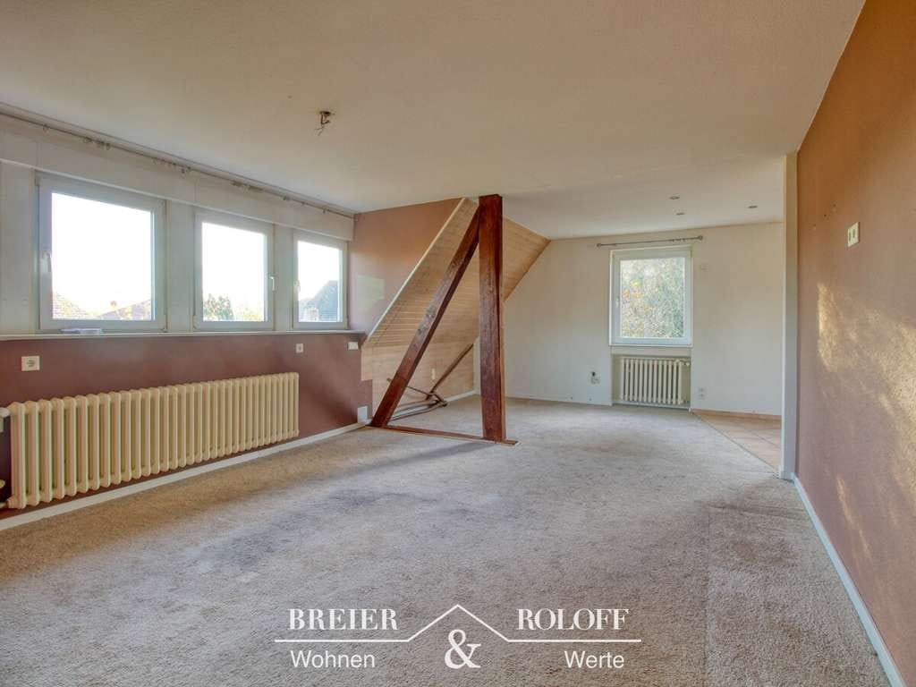 Immobilie in Rinteln - Zweifamilienhaus mit Doppelgarage und Ausbaureserve in Rinteln-Krankenhagen - Bild 3