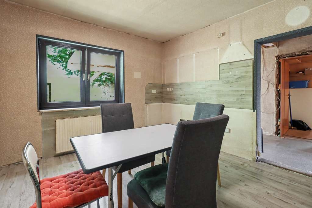 Immobilie in Aerzen - Großzügiges 7-Zimmer-Haus mit viel Potenzial auf ca. 1.108 m² Grundstück in Aerzen-Reinerbeck - Bild 4