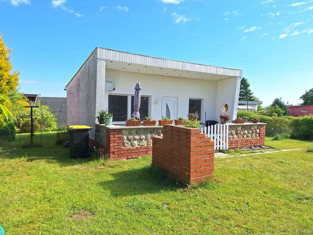 Immobilie in Sundhagen - 60 m Luftlinie zum Strand - Ferienhaus mit Gastherme am Strelasund in Stahlbrode - Bild 1