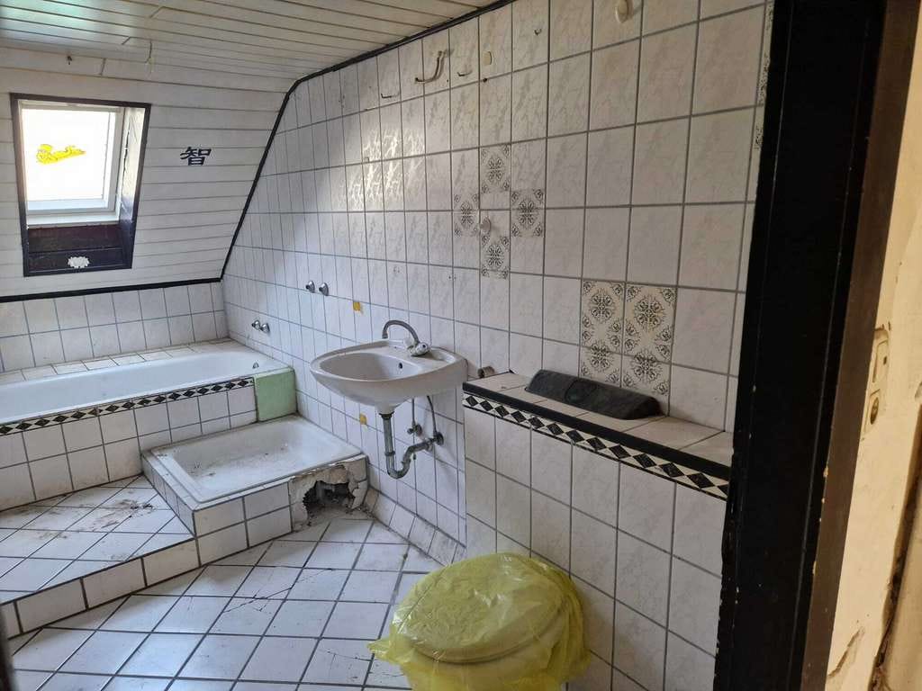 Immobilie in Mönchengladbach - Sanierungsbedürftiges Mehrfamilienhaus mit großem Entwicklungspotenzial. Ein ideales Investment! - Bild 4