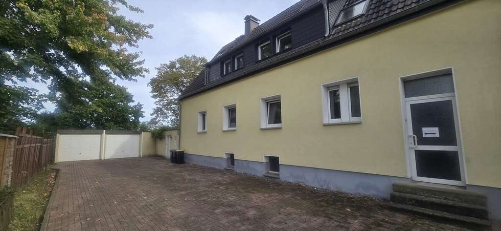 Immobilie in Castrop-Rauxel - Doppelhaushälften mit viel Platz & Potenzial – ideal für Familien & Mehrgenerationenwohnen - Bild 0