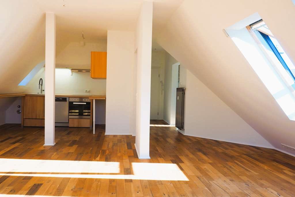 Immobilie in Geisenheim - Schöne Dachgeschosswohnung im Zentrum von Geisenheim (ohne Balkon)  - Bild 3