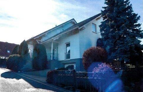 Immobilie in Bad Köstritz - ZWANGSVERSTEIGERUNG Einfamilien-Doppelhaus mit Wohngrundstück - Bild 0