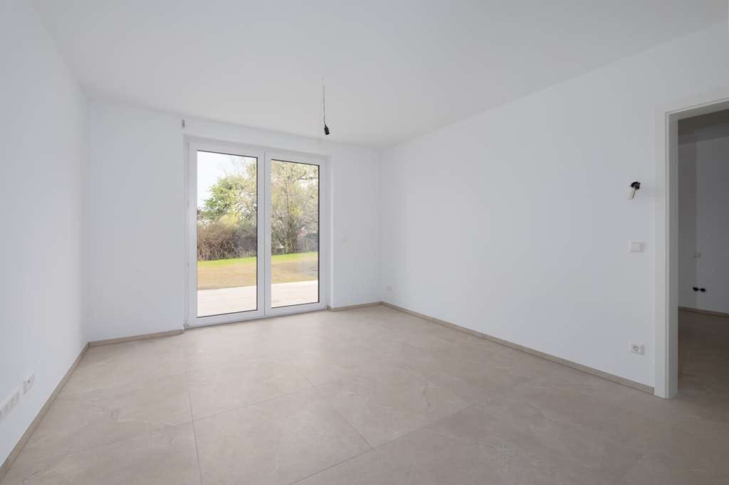 Immobilie in Engelsbrand - Neubau-Highlight: Moderne 2-Zimmer-Wohnung mit eigenem Gartenparadies - Bild 3