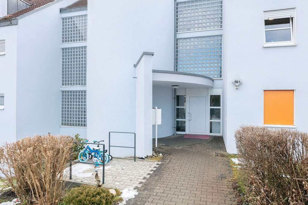 Immobilie in Blaubeuren - Dachgeschosswohnung mit Charme - einziehen und wohlfühlen - Bild 1