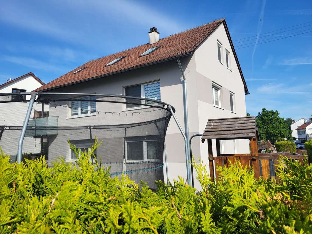 Immobilie in Ehningen - Solides freistehendes, modernisiertes Zweifamilienhaus mit ausgebautem Dachgeschoss in guter Lage - Bild 2