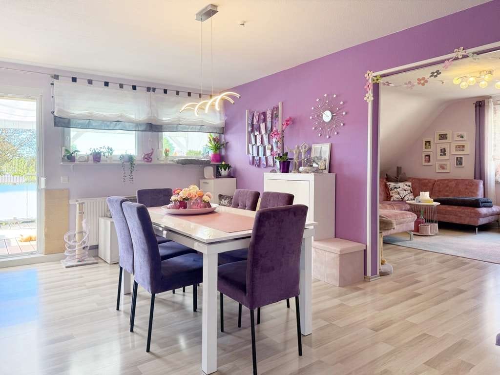 Immobilie in Alfdorf - Großzügiges Zweifamilienhaus mit Garten und Doppelgarage in ruhiger Lage - Bild 2