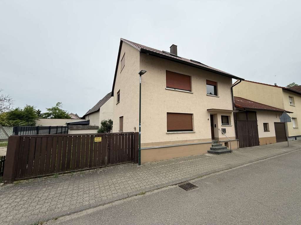 Immobilie in Dettenheim - Großes Einfamilienhaus mit Scheuer in Dettenheim - Bild 1