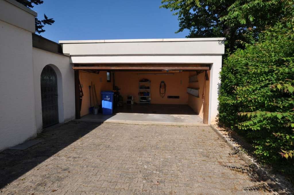 Immobilie in Güglingen - Wohnen mit Charakter: Großzügiger Bungalow mit unverbaubarem Blick in die Weinberge in Güglingen - Bild 4