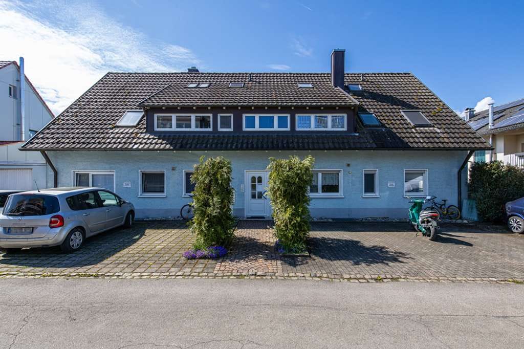 Immobilie in Allensbach - Vermietete Dachgeschosswohnung mit Balkon im Herzen von Allensbach - Bild 0