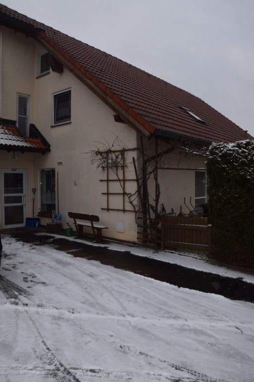 Immobilie in Großhabersdorf - Wunderschönes Einfamilienhaus mit Kachelofen, Doppelgarage- Garten-90613 Großhabersdorf/OT Vincenzenbronn - Bild 1