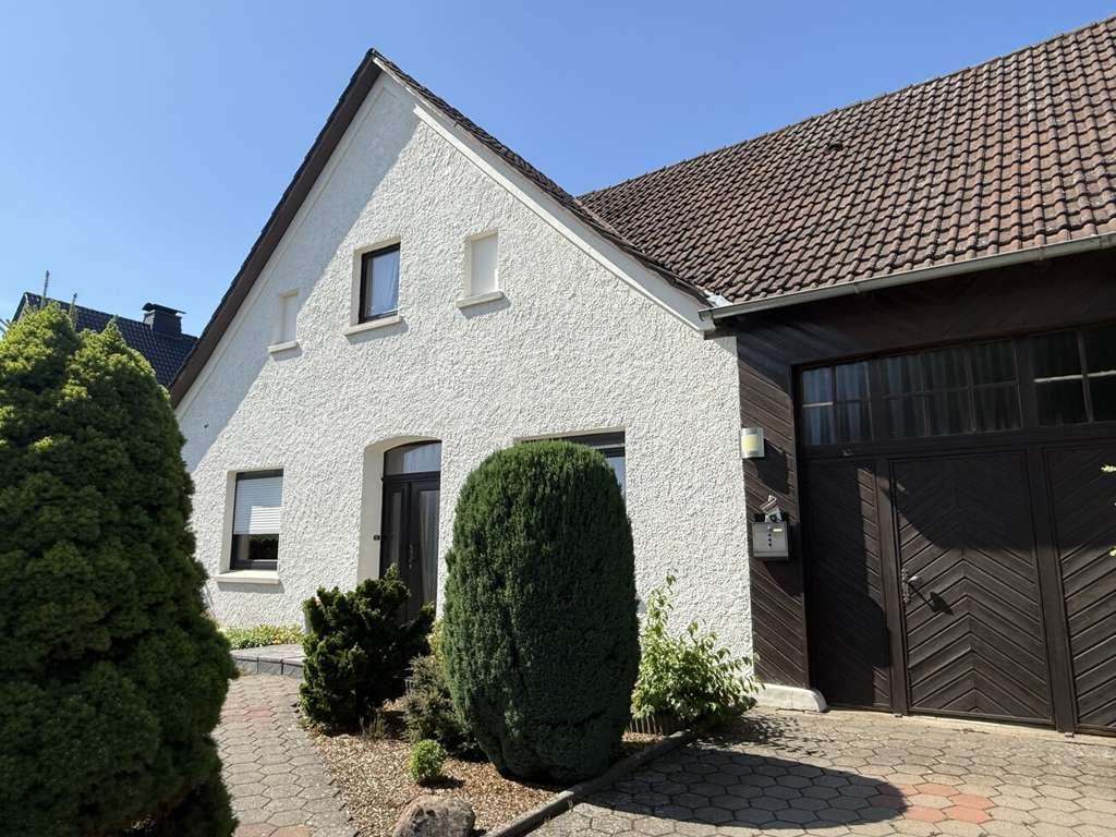 Immobilie in Löhne - Ein Einfamilienhaus in Löhne-Mennighüffen, das noch nicht fertig erzählt ist! - Bild 0
