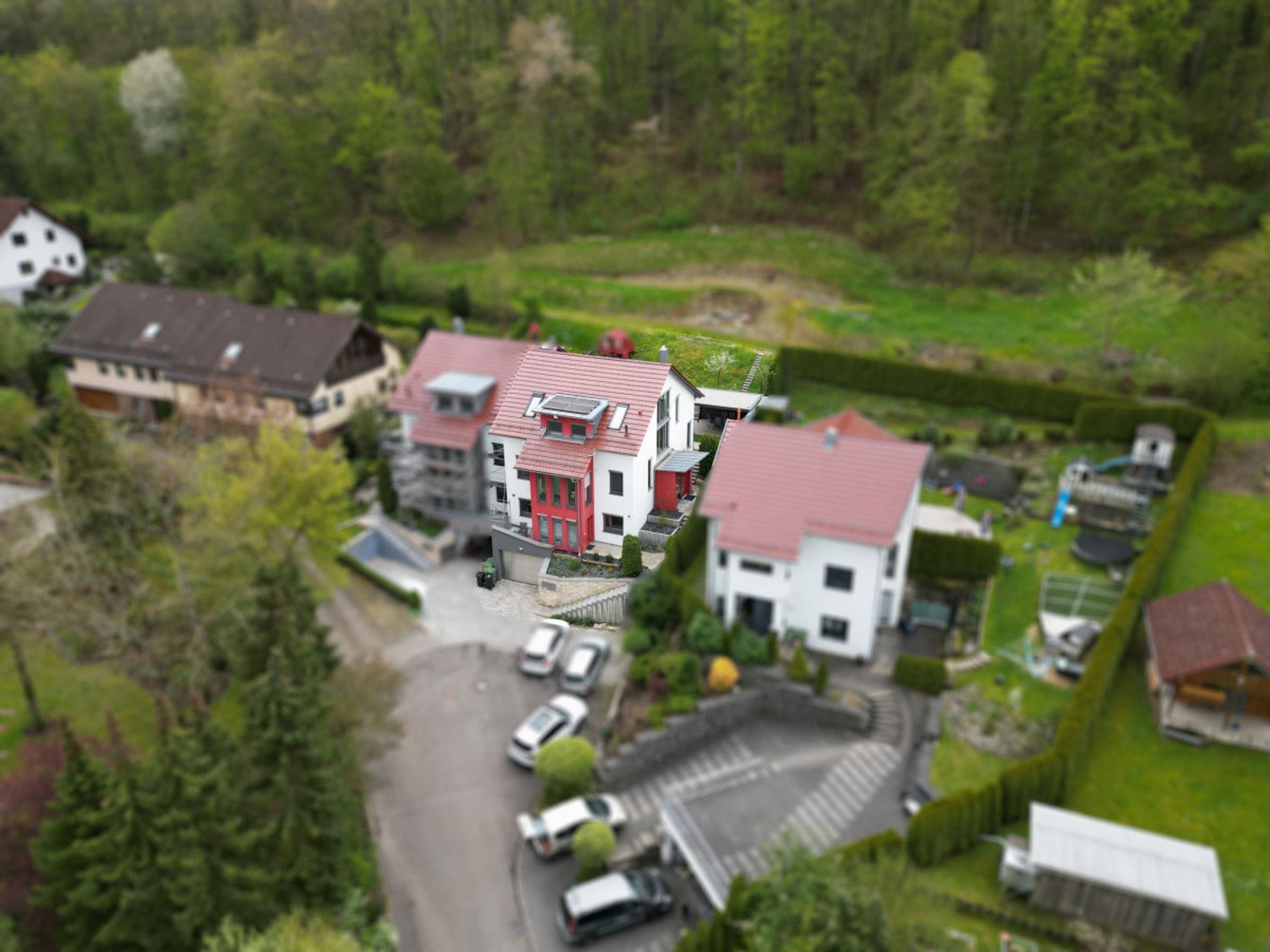 Immobilie in Ingelfingen - Schöne Doppelhaushälfte mit hochwertiger Ausstattung in bester Aussichtslage mit Einliegerwohnung - Bild 1