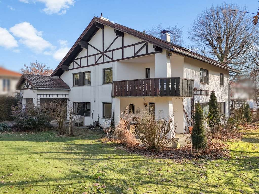 Immobilie in Krailling - Villa auf ca. 809 m² Hammergrundstück in Toplage von Krailling, Bj. 1978, ca. 190 m² Wfl, Sauna - Bild 0